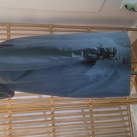 Ellen Tracy navy blue raincoat with hood gold accents size XL zipper and buttons - Picture 10 of 16